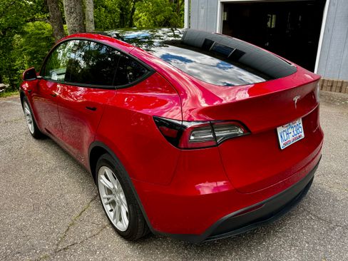 Used 2020 Tesla Model Y Long Range AWD/4WD image 2