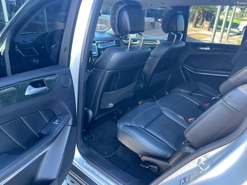 Used 2015 Mercedes-Benz GL 550 4MATIC image 10