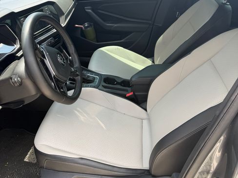 Used 2019 Volkswagen Jetta R-Line w/ R-Line Cold Weather Package FWD image 6