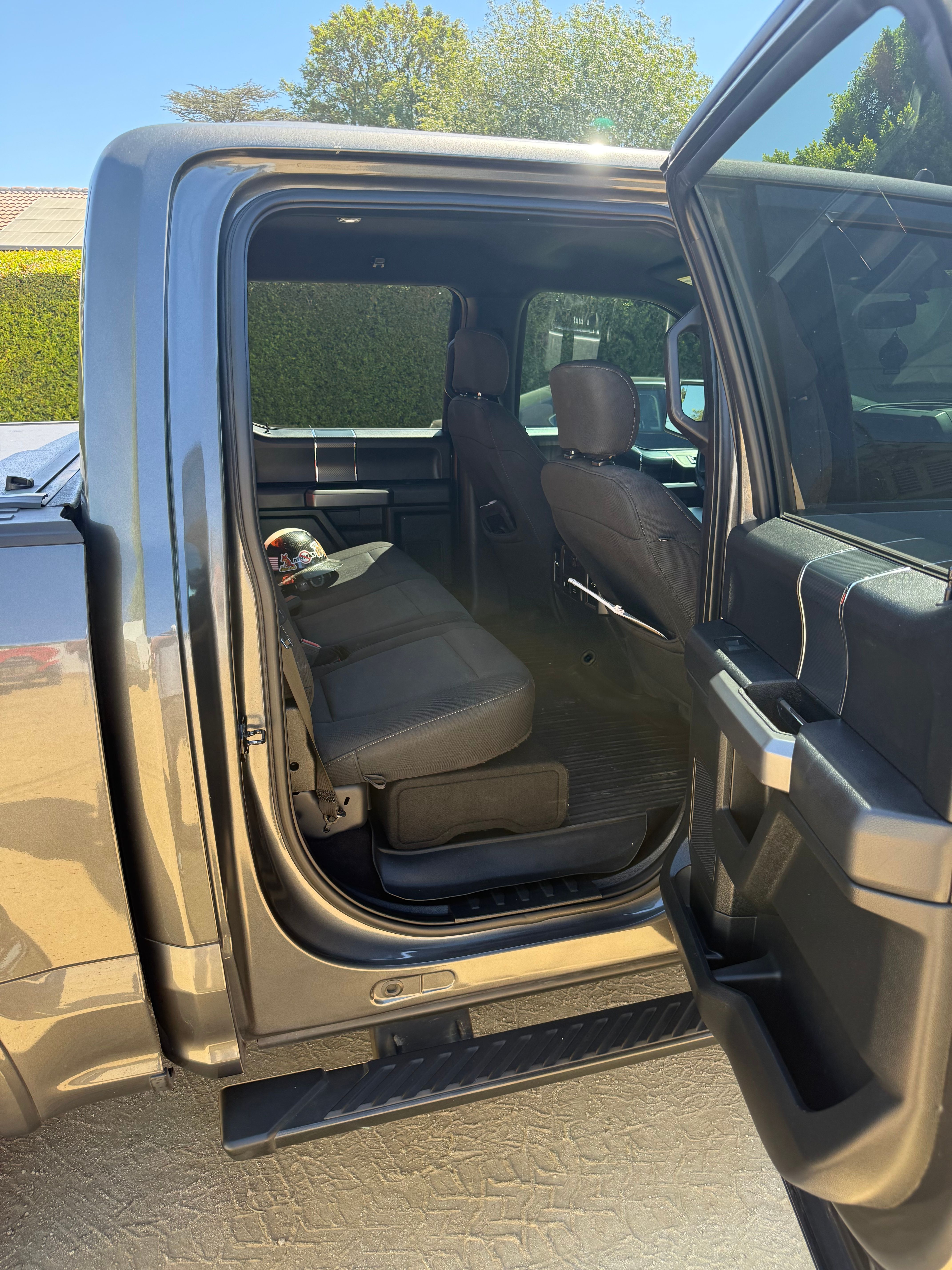 Used 2019 Ford F150 XLT w/ Equipment Group 302A Luxury AWD/4WD image 9