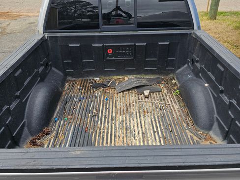 Used 2013 Ford F150 XLT image 2