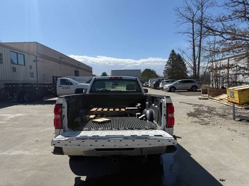 Used 2017 GMC Sierra 1500 2WD Regular Cab image 2