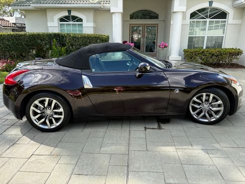Used 2012 Nissan 370Z Touring image 5