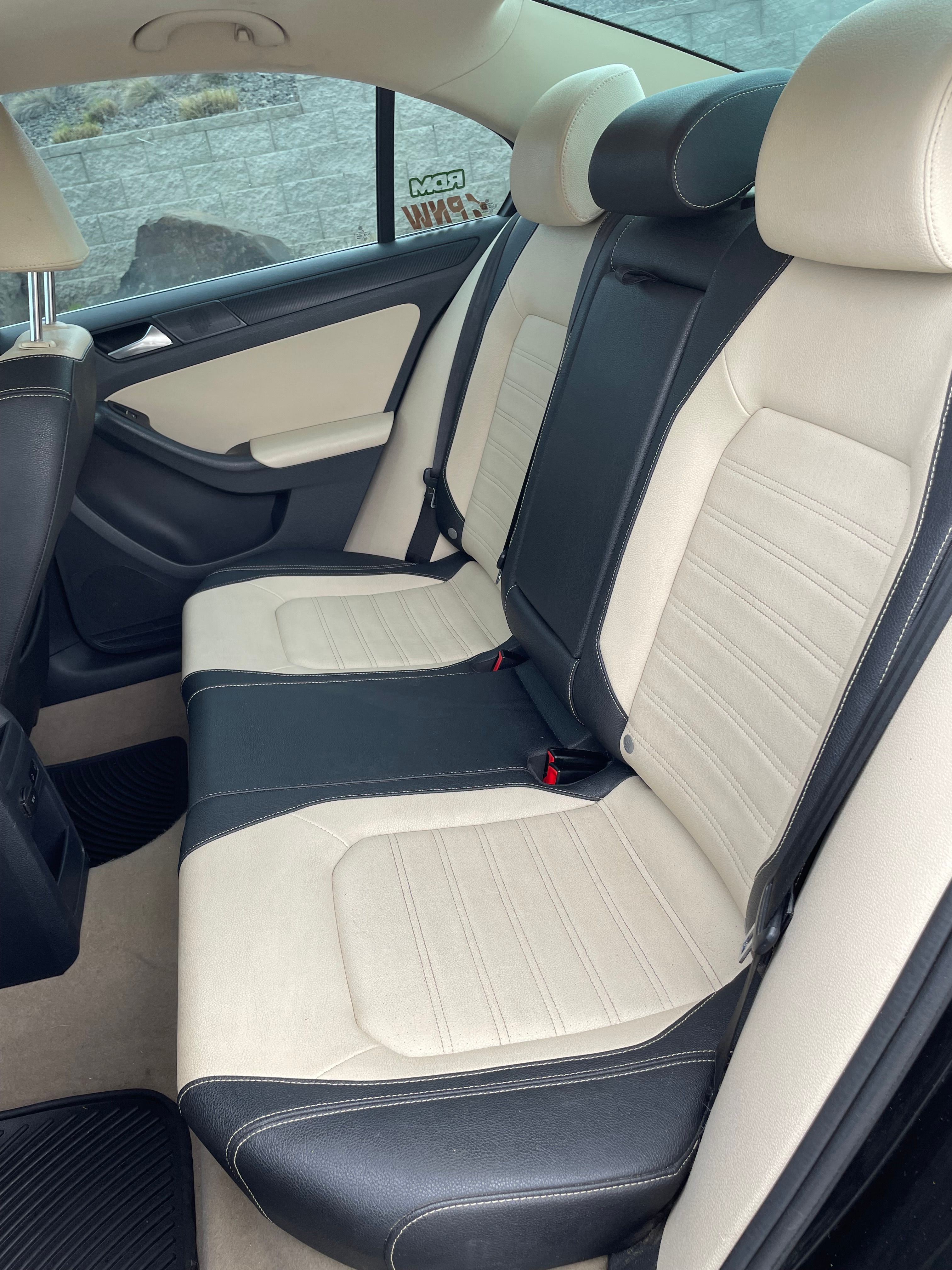 Used 2012 Volkswagen Jetta SEL FWD image 10