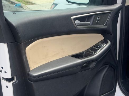 Used 2017 Ford Edge SEL w/ Equipment Group 201A AWD/4WD image 9
