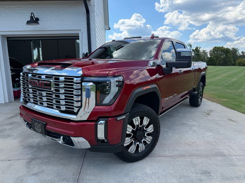 Used 2024 GMC Sierra 2500 Denali w/ Denali Reserve Package AWD/4WD image 1