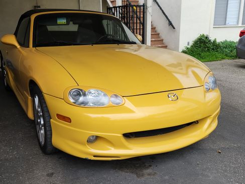 Used 2002 MAZDA MX-5 Miata LS image 2