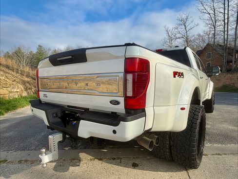 Used 2022 Ford F450 Limited w/ FX4 Off-Road Package AWD/4WD image 2