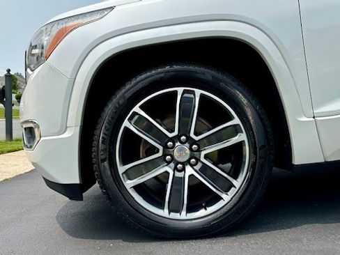 Used 2017 GMC Acadia Denali image 6