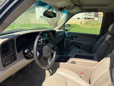 Used 2003 Chevrolet Tahoe LT image 10