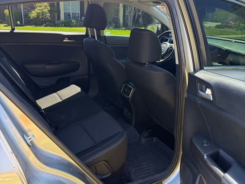 Used 2019 Kia Sportage LX w/ LX Popular Package FWD image 4
