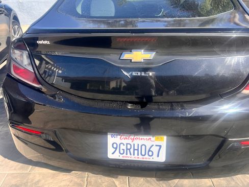 Used 2017 Chevrolet Volt LT image 1