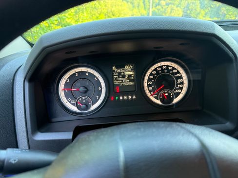 Used 2014 RAM 1500 Express AWD/4WD image 5