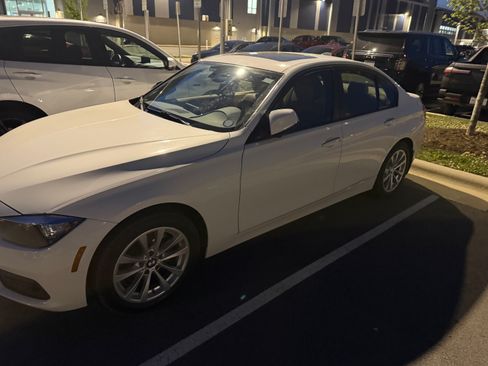 Used 2016 BMW 320i Sedan RWD image 11