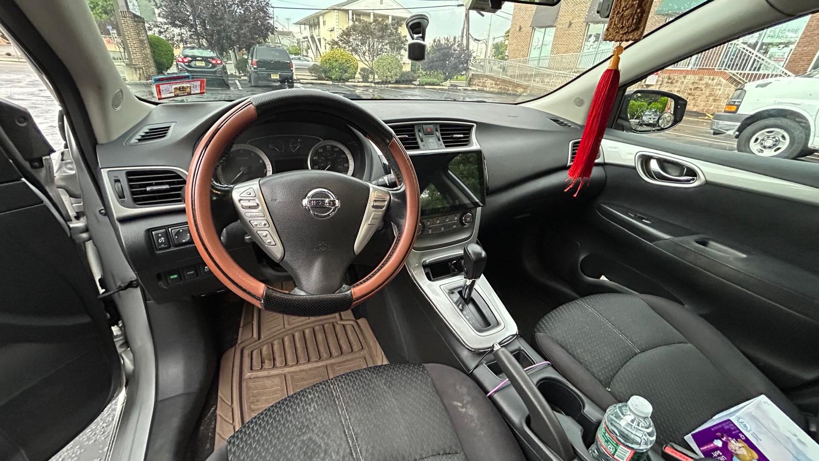 Used 2013 Nissan Sentra SR w/ Driver Pkg FWD image 12