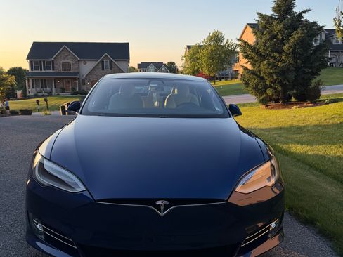 Used 2021 Tesla Model S Long Range Plus AWD/4WD image 9