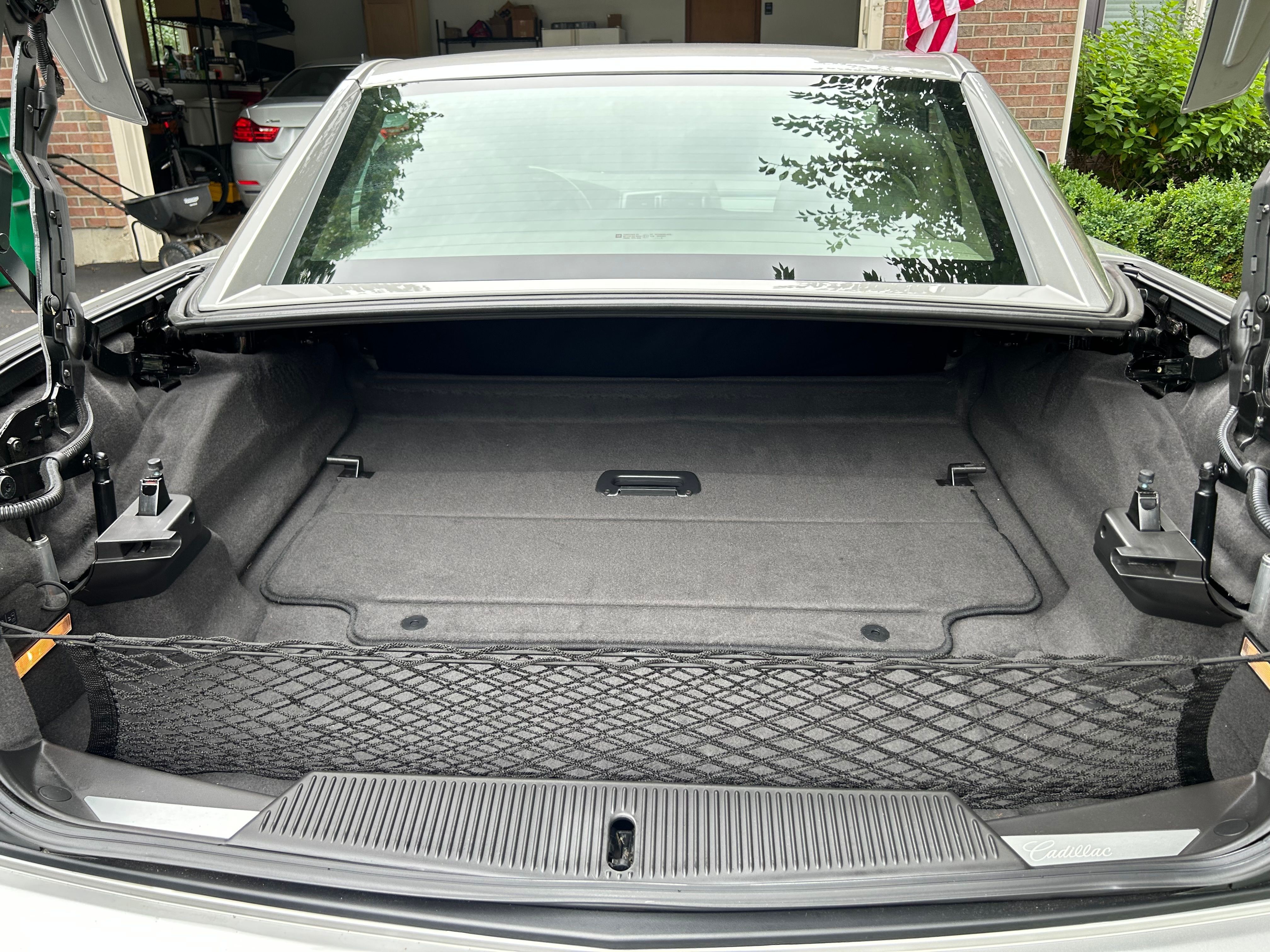 Used 2004 Cadillac XLR RWD image 13