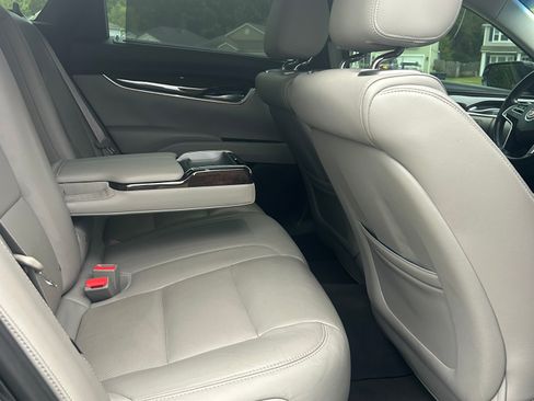 Used 2015 Cadillac XTS Premium image 13