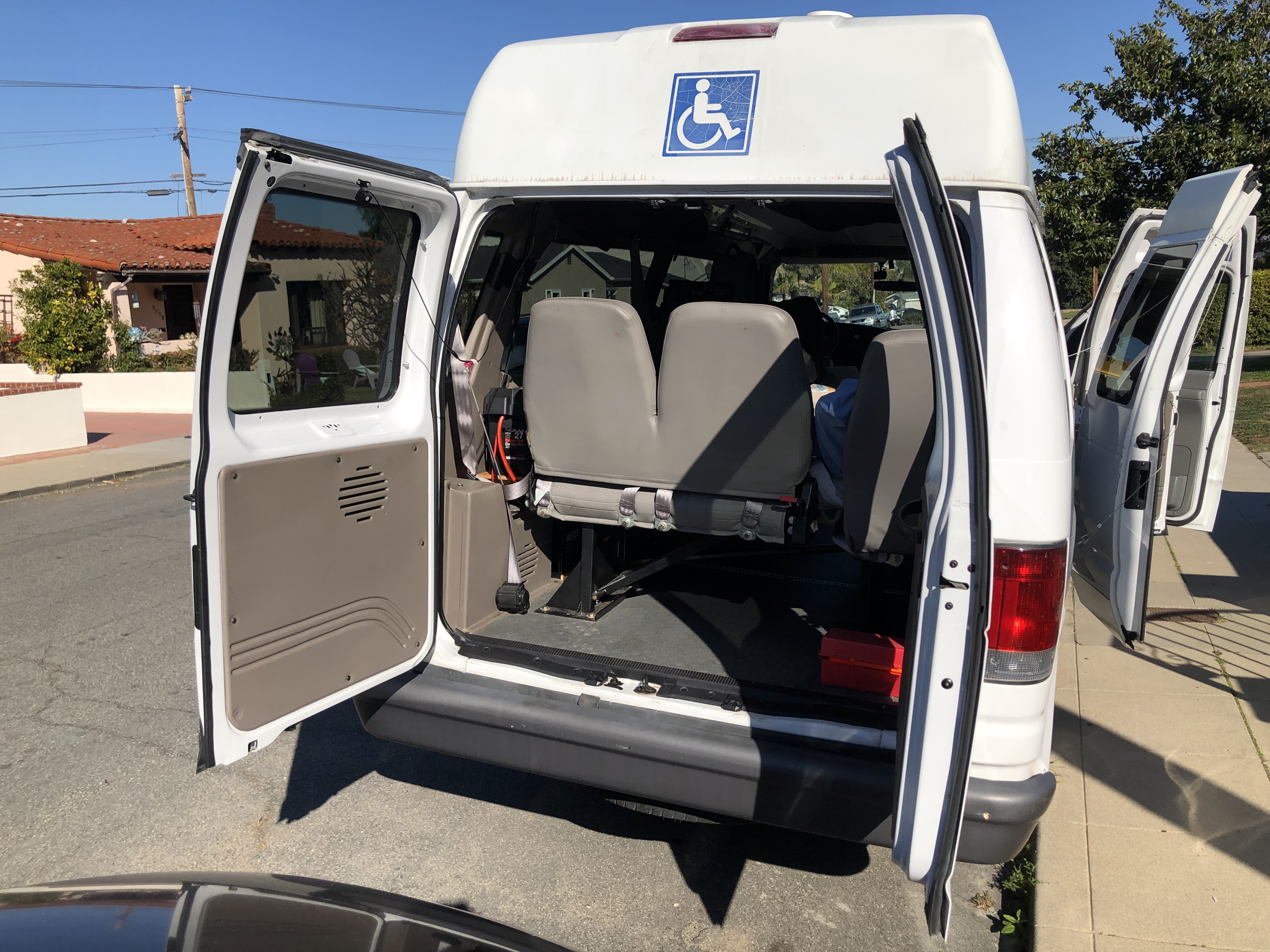 Used 2007 Ford E-350 and Econoline 350 Extended Super Duty RWD image 25