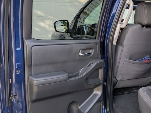 Used 2022 Nissan Frontier SV image 20