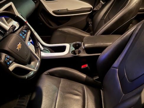 Used 2014 Chevrolet Volt Premium w/ Premium Trim Package image 11