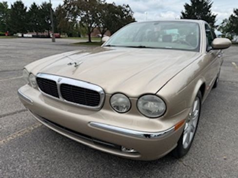 Used 2004 Jaguar XJ8 RWD image 6