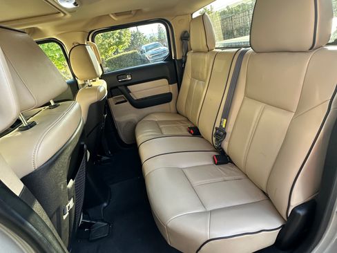 Used 2009 HUMMER H3T Alpha image 26