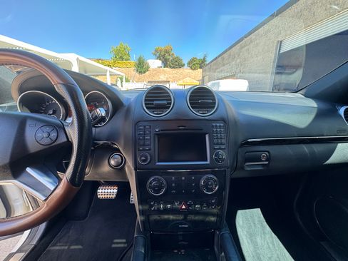 Used 2010 Mercedes-Benz ML 63 AMG 4MATIC image 18