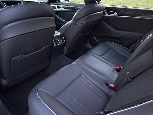 Used 2015 Hyundai Genesis 3.8 w/ Option Group 03 image 10