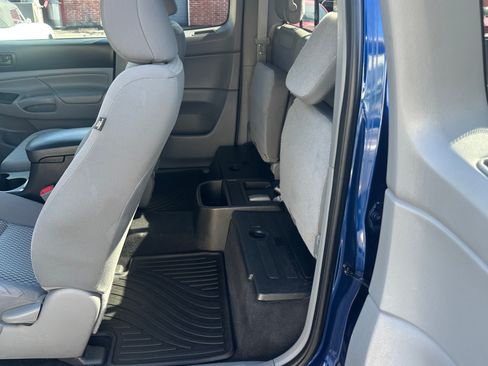 Used 2015 Toyota Tacoma 4x4 Access Cab V6 w/ SR5 Package image 1