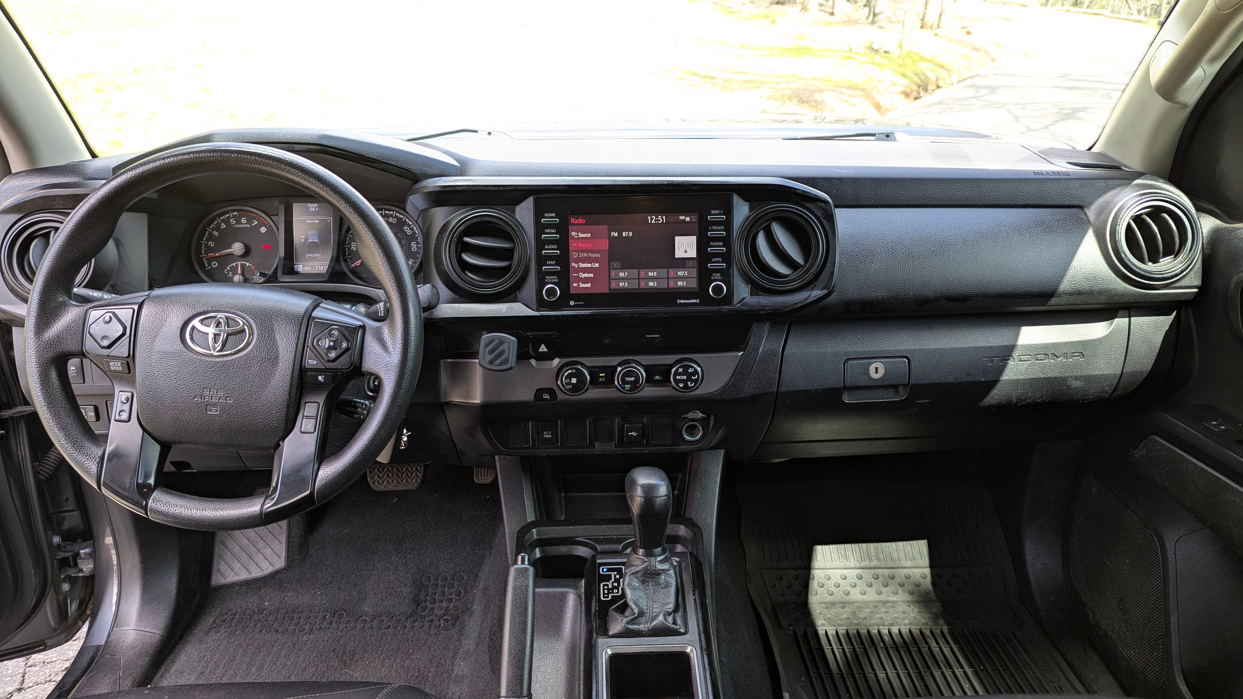 Used 2022 Toyota Tacoma SR RWD image 9