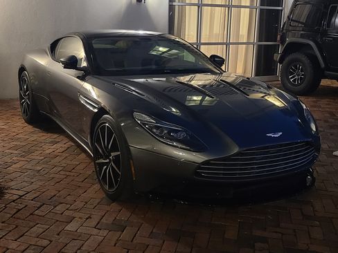 Used 2017 Aston Martin DB11 V12 image 10