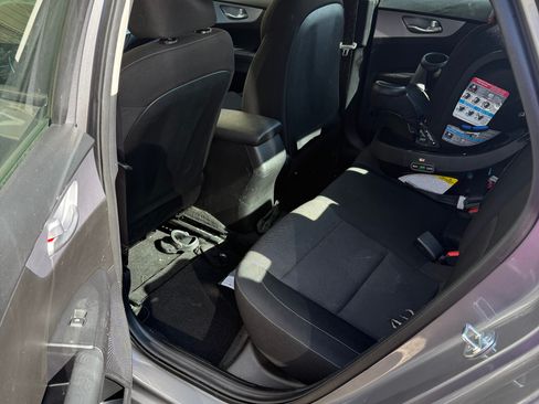 Used 2024 Kia Forte LXS w/ LXS Technology Package image 9