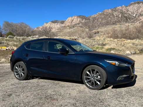 Used 2018 MAZDA MAZDA3 Grand Touring w/ Premium Equipment Package image 5