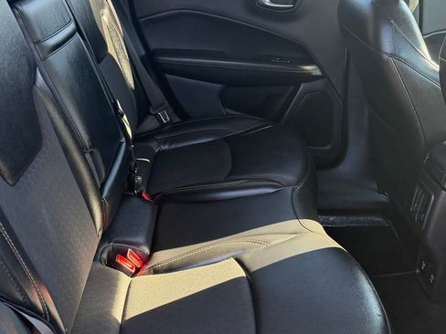 Used 2019 Jeep Compass Latitude w/ Popular Equipment Group FWD image 11