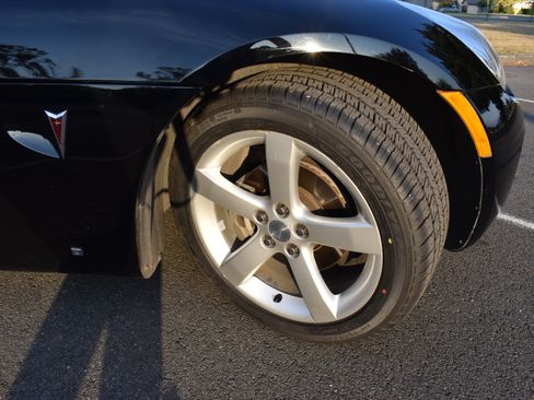 Used 2006 Pontiac Solstice Convertible w/ Premium Package image 6