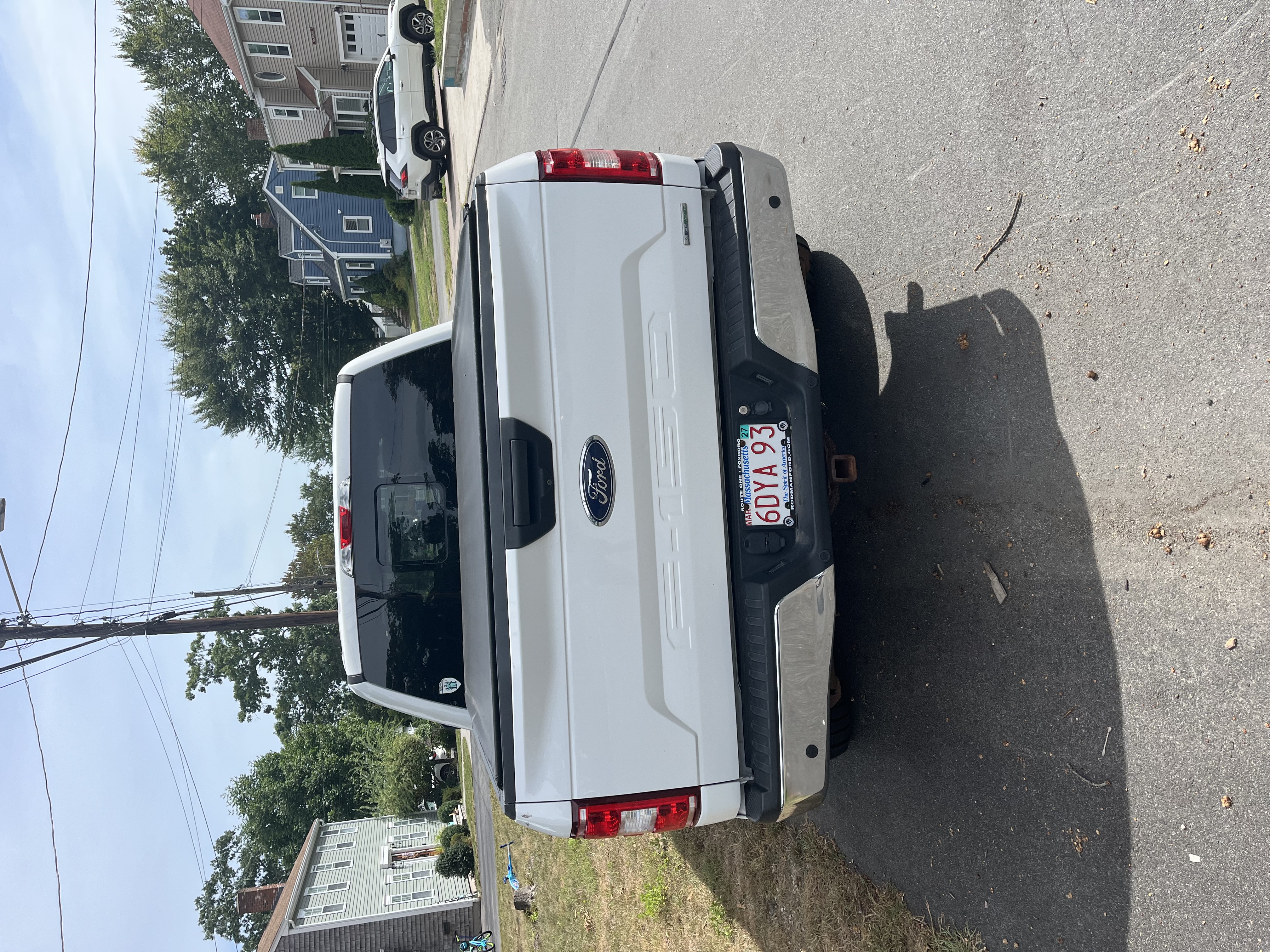 Used 2019 Ford F150 XLT w/ Equipment Group 302A Luxury AWD/4WD image 4