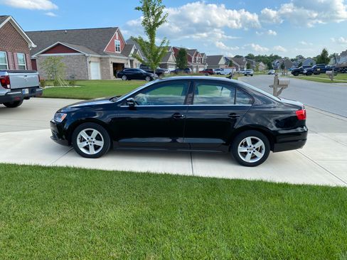 Used 2013 Volkswagen Jetta TDI FWD image 1