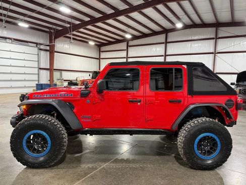 Used 2022 Jeep Wrangler Unlimited Rubicon 4xe w/ Cold Weather Group AWD/4WD image 9