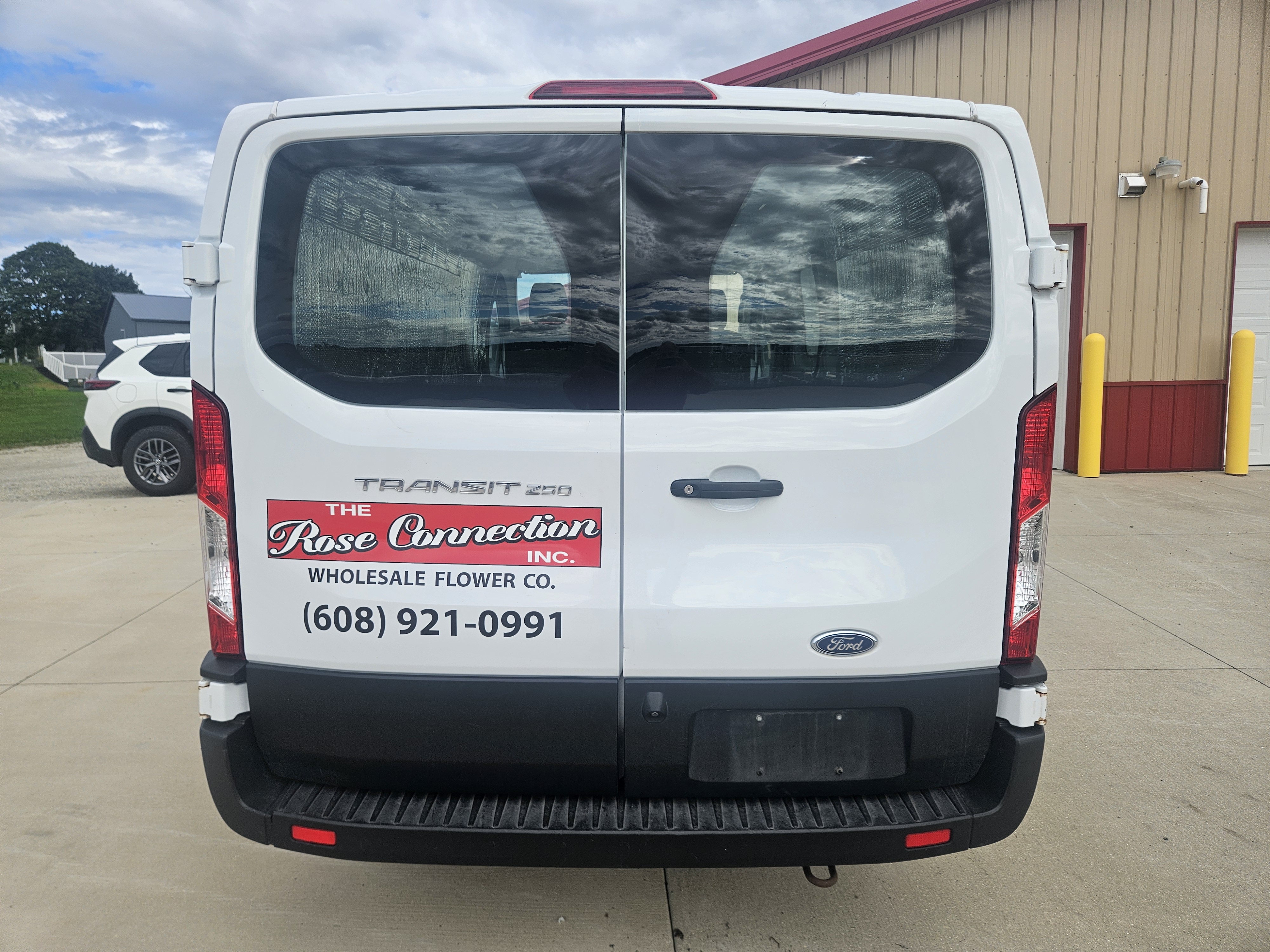 Used 2019 Ford Transit 250 130 Low Roof w/ Exterior Upgrade Package RWD image 4