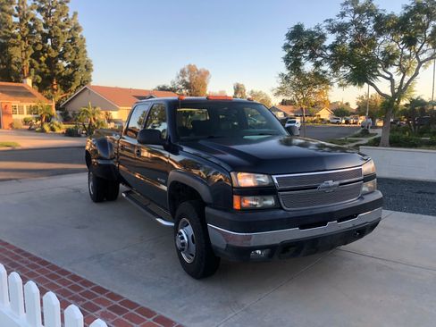 Used 2006 Chevrolet Silverado 3500 LT image 2