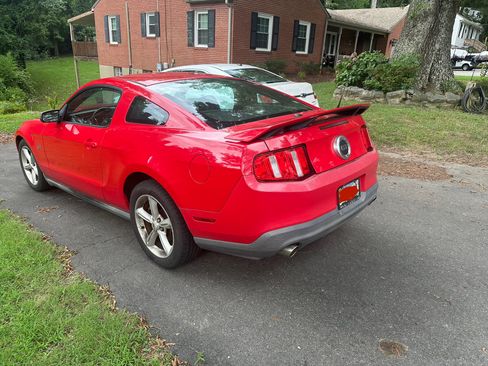 Used 2010 Ford Mustang GT image 5