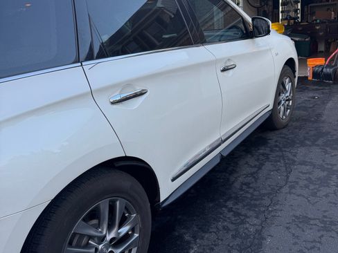 Used 2015 INFINITI QX60 AWD w/ Premium Plus Package image 12