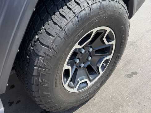 Used 2018 Jeep Wrangler Sport AWD/4WD image 21