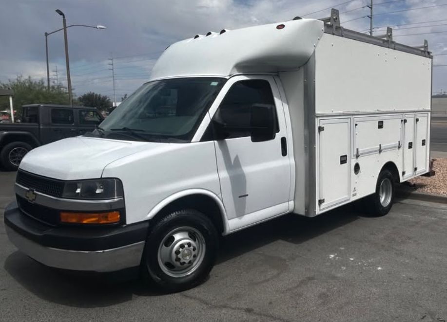 Used 2022 Chevrolet Express 3500 w/ Power Convenience Package RWD image 17