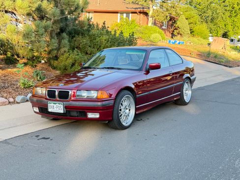 Used 1997 BMW 328iS Coupe RWD image 1