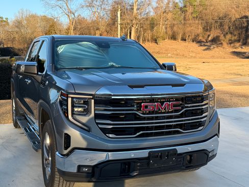 Used 2024 GMC Sierra 1500 SLT w/ SLT Premium Plus Package image 5