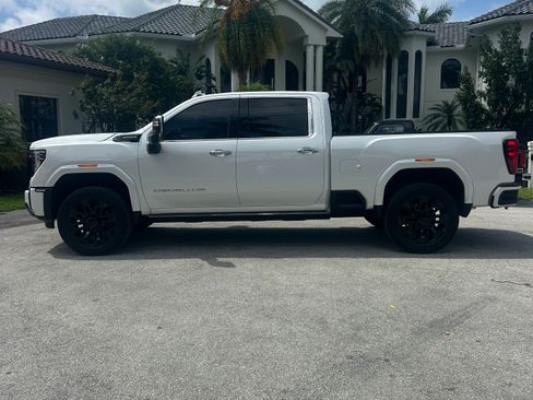 Used 2025 GMC Sierra 2500 Denali Ultimate AWD/4WD image 8