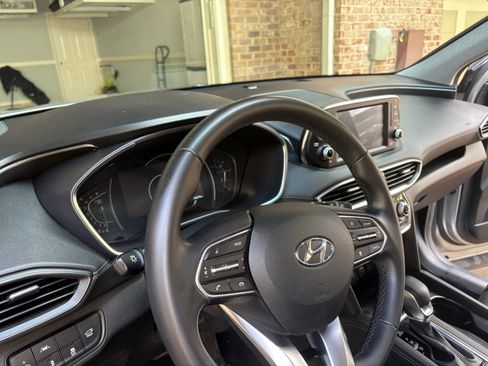 Used 2020 Hyundai Santa Fe SEL w/ Convenience + Premium Package FWD image 16