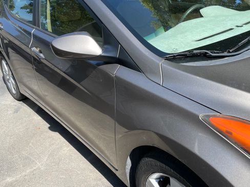 Used 2013 Hyundai Elantra GLS FWD image 2